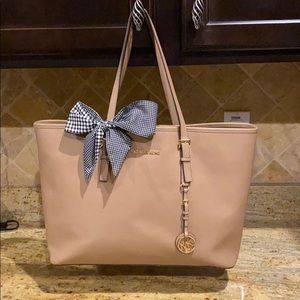 Michael Kors Jet Set Travel Tote